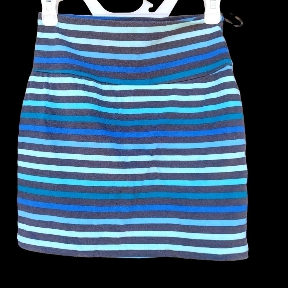 𝅺ambiance Apparel colorful striped mini skirt. Size medium.​​​​​